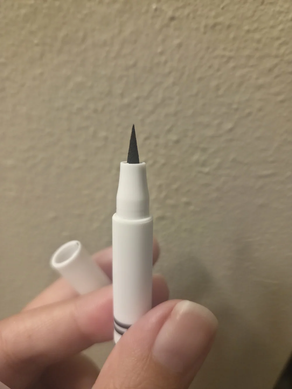 IL MAKIAGE White Slim Waterproof Liquid Eyeliner
